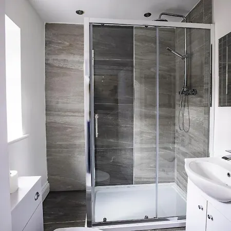 Roscoe House 4 Double Workstays Uk Video Tour Available Ferienhaus *