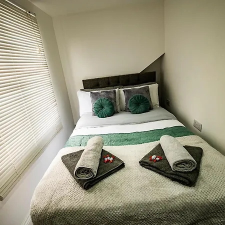Roscoe House 4 Double Workstays Uk Video Tour Available